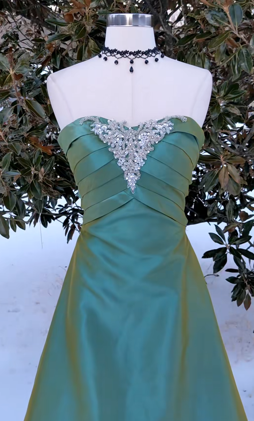 Elegant Green Long Evening Dress Satin Beaded A-Line Prom Dress ED10033