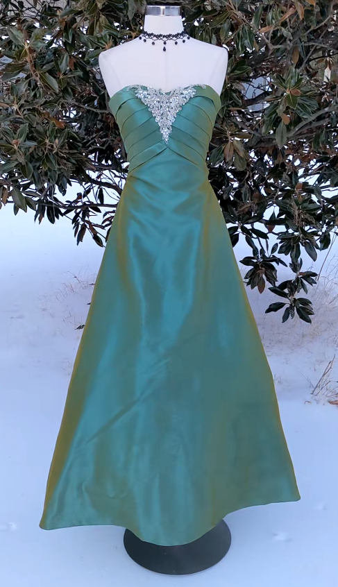 Elegant Green Long Evening Dress Satin Beaded A-Line Prom Dress ED10033