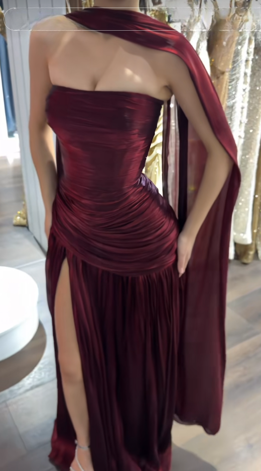 Élégante robe de soirée longue bordeaux en satin fourreau pour bal de promo ED10041