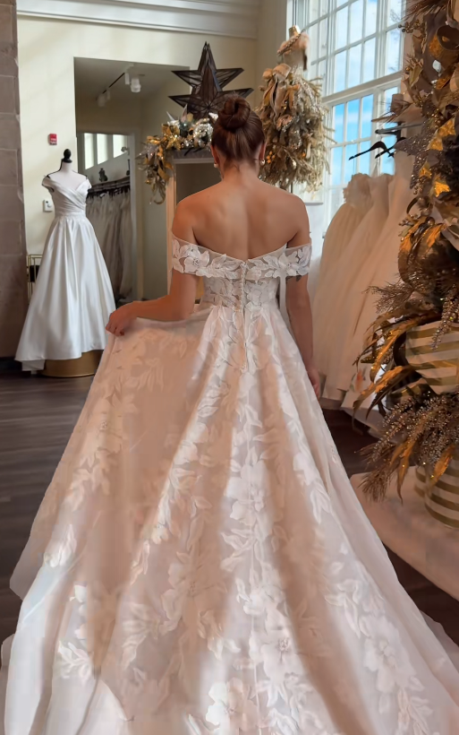 Elegant White Wedding Dress A-Line Lace Bridal Dress ED10073