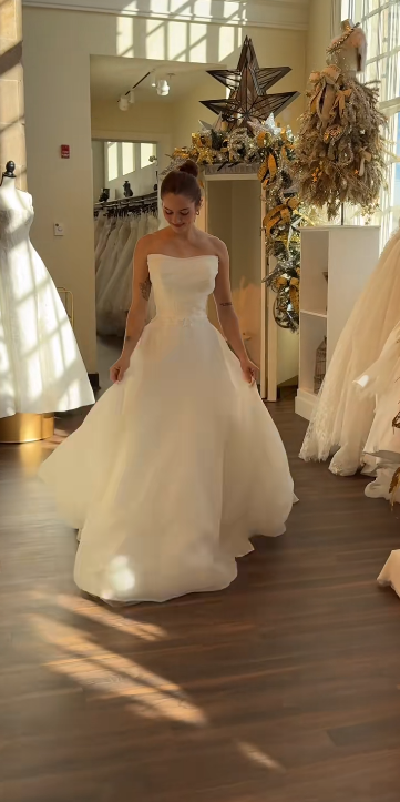 Elegant White Wedding Dress A-Line Tulle Bridal Dress  ED10075
