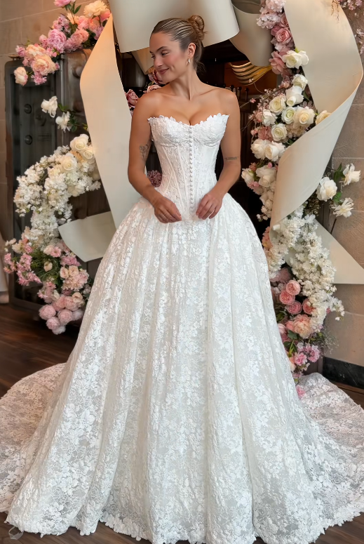 Elegant White Wedding Dress A-Line Lace Bridal Dress ED10077