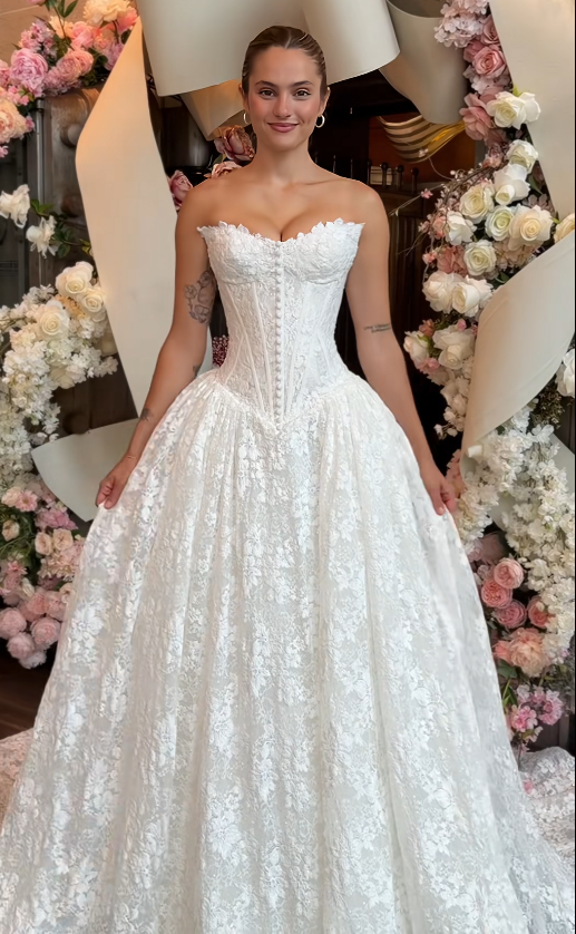 Elegant White Wedding Dress A-Line Lace Bridal Dress ED10077