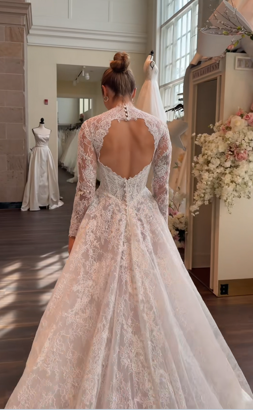 Elegant White Wedding Dress A-Line Lace Bridal Dress ED10081