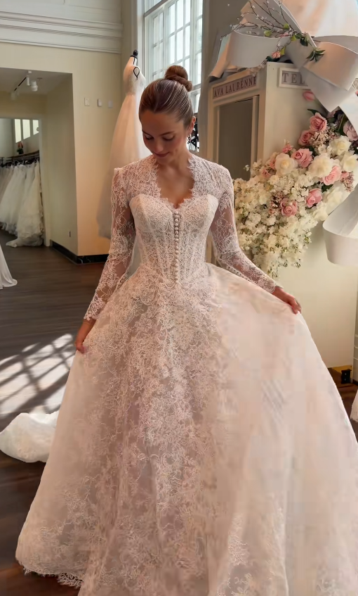 Elegant White Wedding Dress A-Line Lace Bridal Dress ED10081