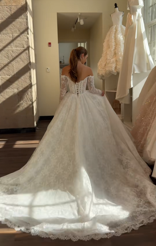 Elegant White Wedding Dress A-Line Lace Bridal Dress ED10082