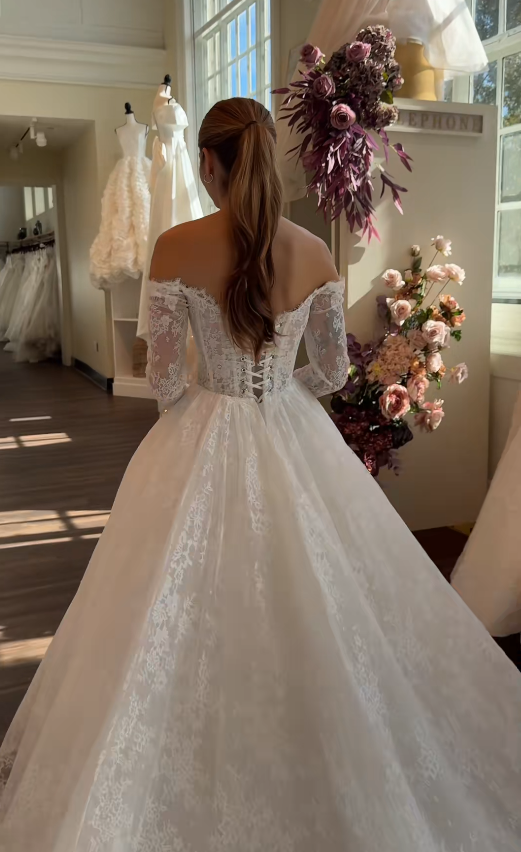 Elegant White Wedding Dress A-Line Lace Bridal Dress ED10082