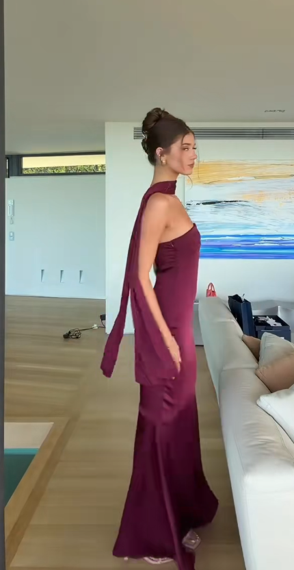 Elegant Burgundy Sheath Satin Evening Dress ED10153
