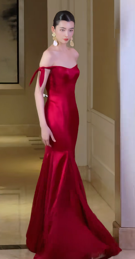 Elegant Burgundy Sheath Satin Prom Dress ED10166