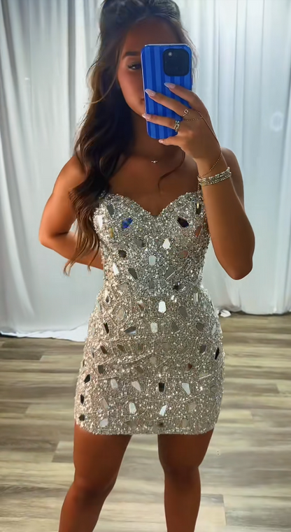 Niedliches kurzes Homecoming-Kleid in Silber, Etui, Pailletten, Semi-Formales Kleid ED10190