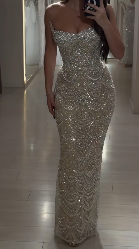 Elegantes weißes Abschlussballkleid Scheide Tüll Perlen Abendkleid ED10195