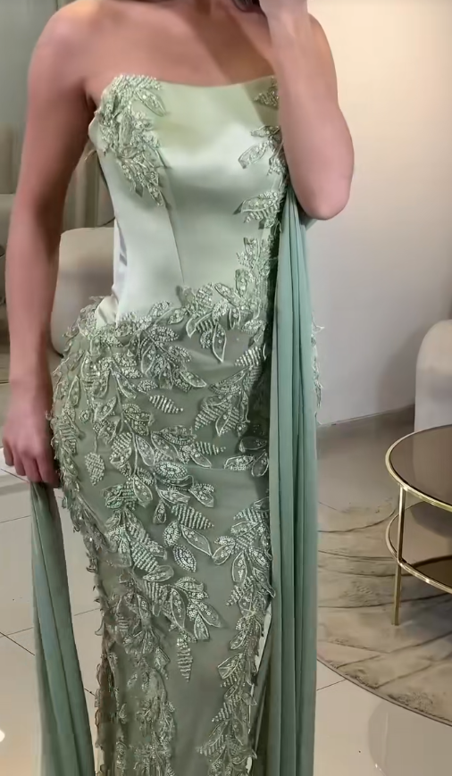 Schickes grünes Ballkleid Etui Satin Perlen Abendkleid ED10202