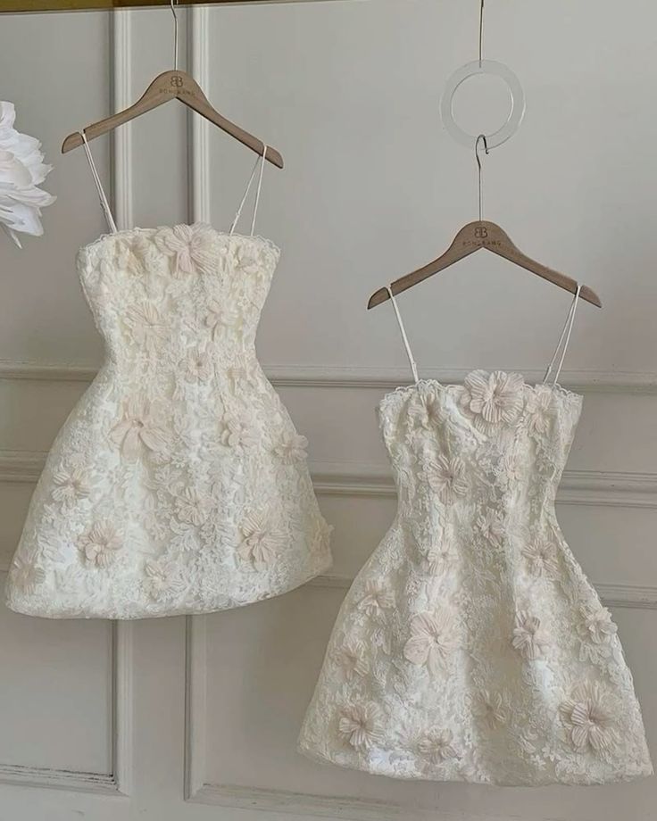 Niedliches weißes kurzes A-Linien-Satin-Heimkehrkleid ED10264