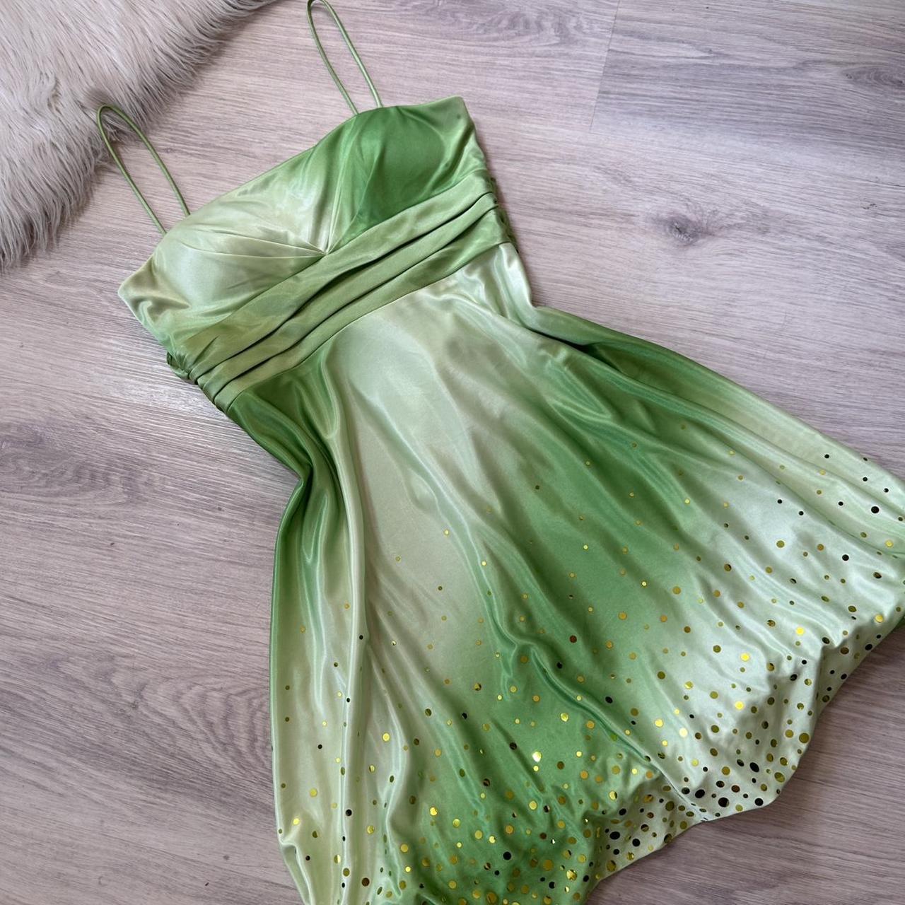 Niedliches grünes Etui-Kurz-Heimkehrkleid aus Chiffon ED10269