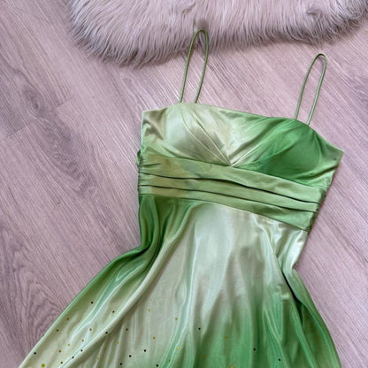 Niedliches grünes Etui-Kurz-Heimkehrkleid aus Chiffon ED10269