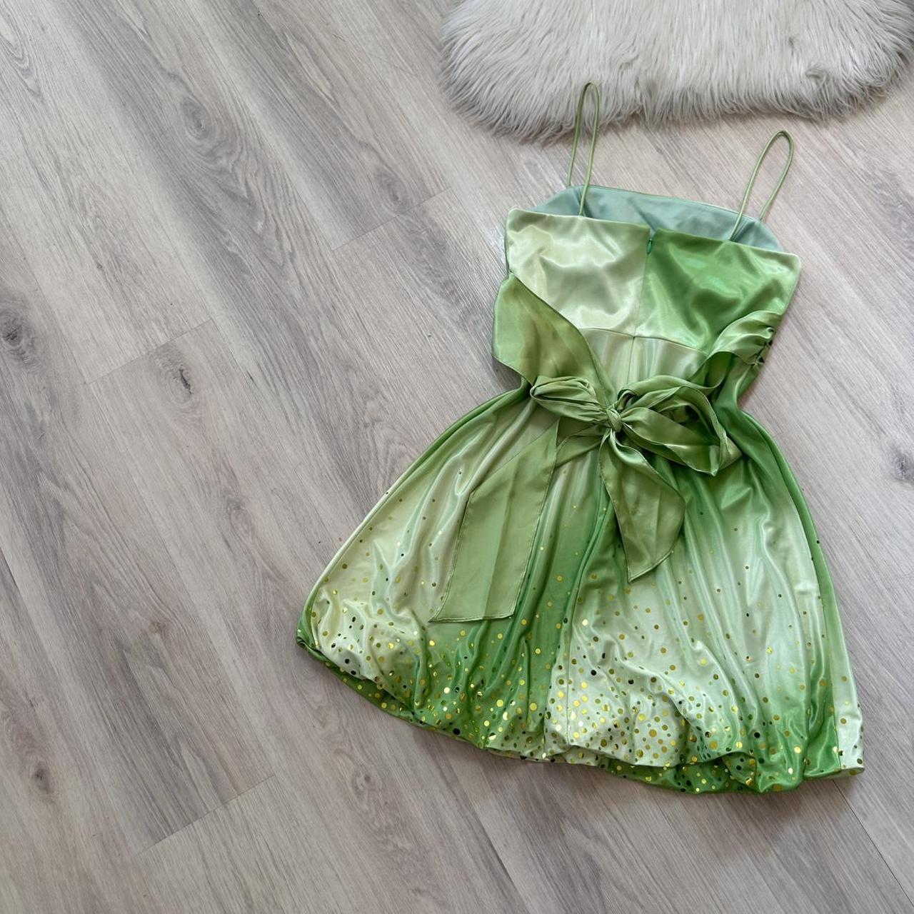 Niedliches grünes Etui-Kurz-Heimkehrkleid aus Chiffon ED10269