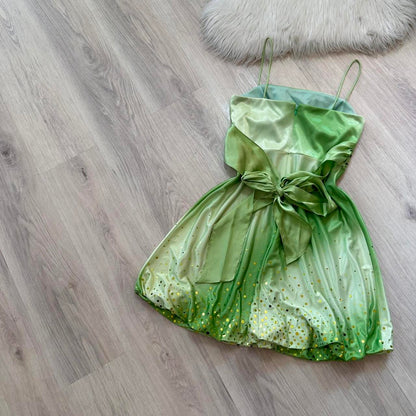 Niedliches grünes Etui-Kurz-Heimkehrkleid aus Chiffon ED10269