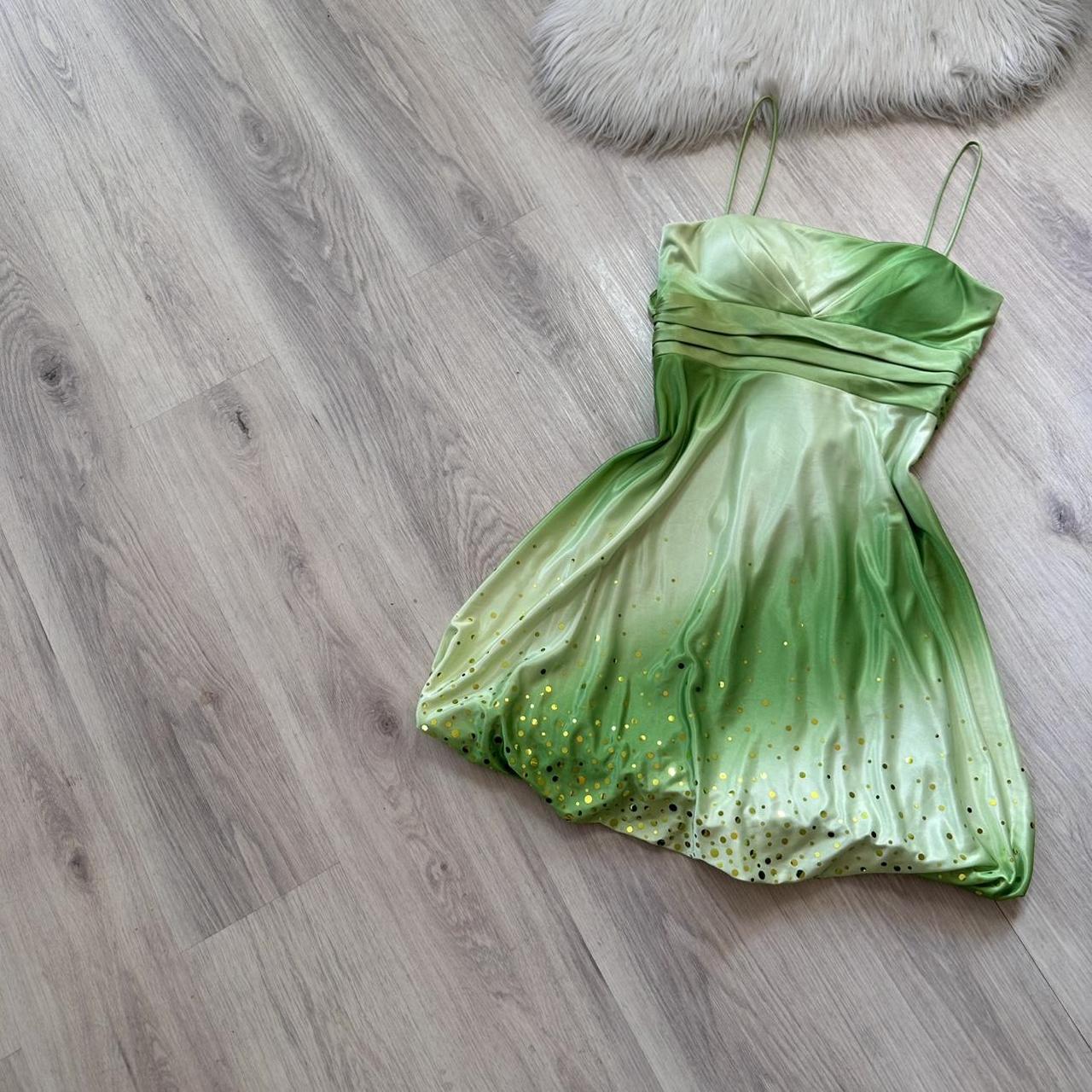 Niedliches grünes Etui-Kurz-Heimkehrkleid aus Chiffon ED10269