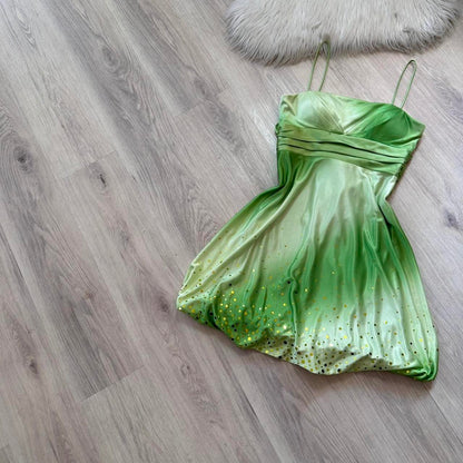 Niedliches grünes Etui-Kurz-Heimkehrkleid aus Chiffon ED10269