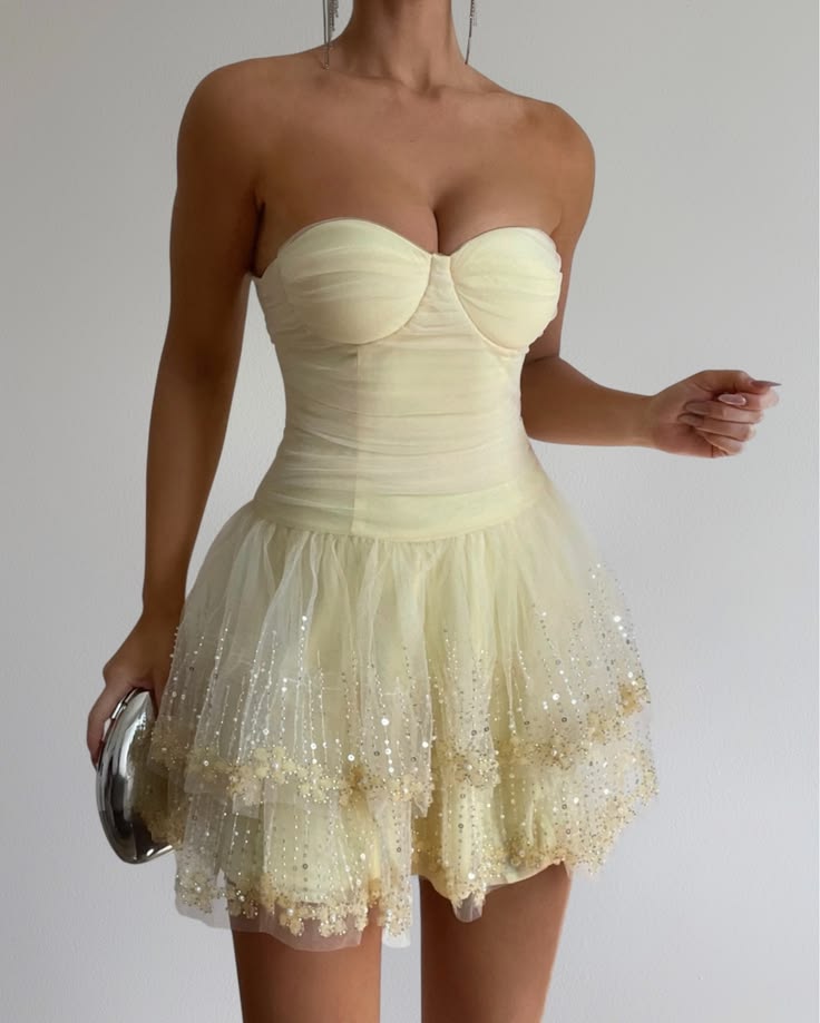Süßes gelbes Etui-Chiffon-Kurz-Heimkehrkleid ED10276