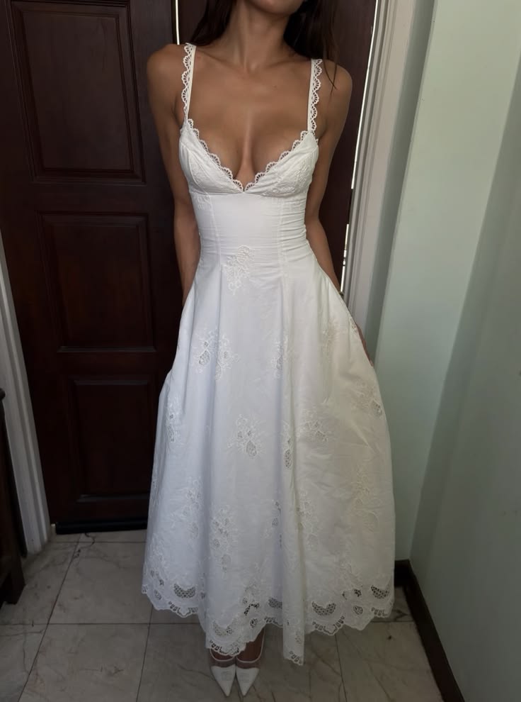 Elegantes, weißes, figurbetontes langes Satin-Ballkleid ED10285