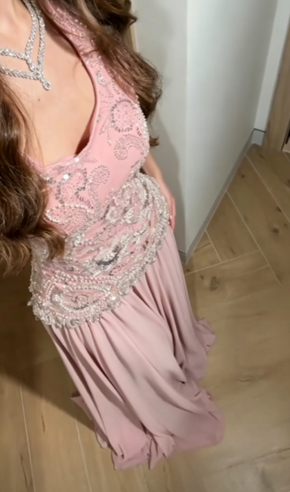 Elegantes, figurbetontes langes Abschlussballkleid aus goldfarbenem Chiffon ED10292