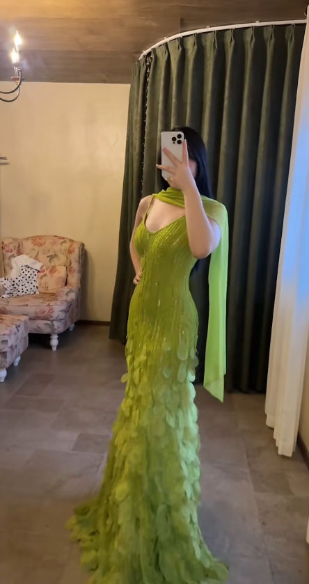 Chic Green Long Prom Dress Sheath Chiffon Beaded Evening Dress ED10363