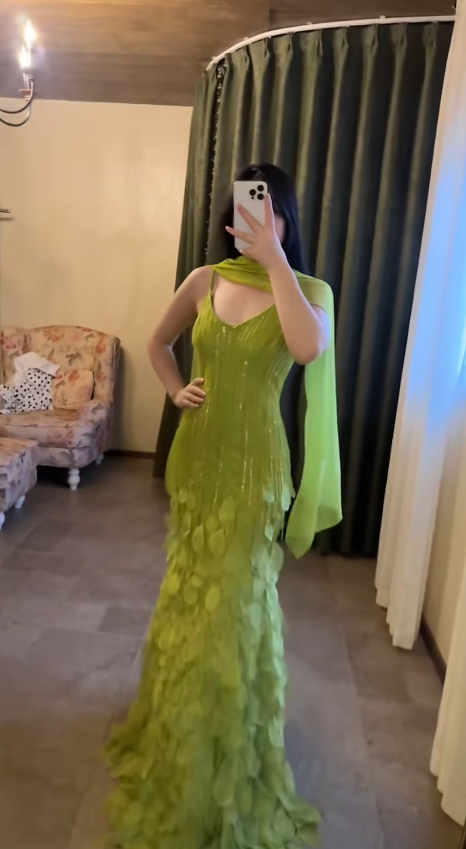 Chic Green Long Prom Dress Sheath Chiffon Beaded Evening Dress ED10363