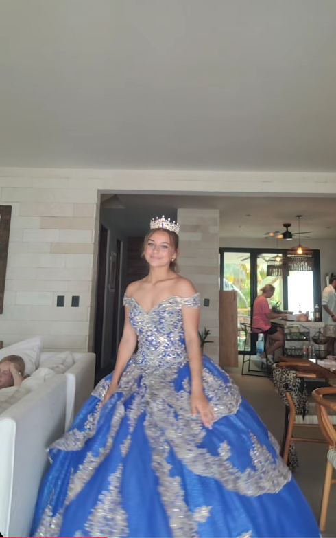 Märchenhafte blaue Ballkleid Sweet 16 Kleid Tüll Applikation Quinceanera Kleid ED10386