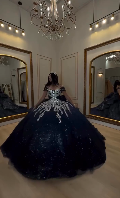 Robe de bal bleu marine féerique pour 16e anniversaire, en tulle avec appliqués, robe de Quinceanera ED10388