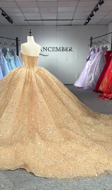 Robe de bal de fée jaune robe de bal de tulle appliquée robe de Quinceanera ED10392
