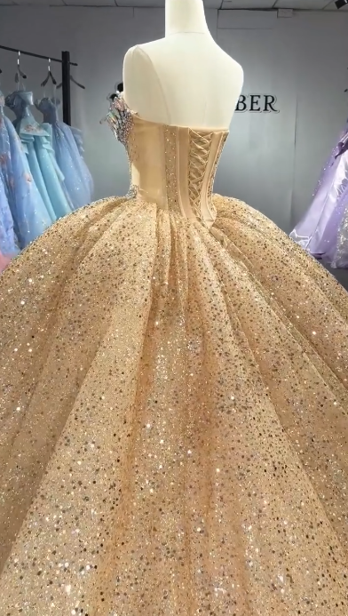 Robe de bal de fée jaune robe de bal de tulle appliquée robe de Quinceanera ED10392