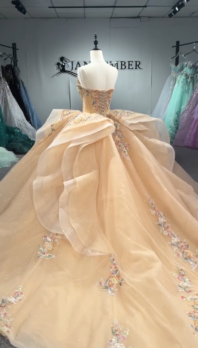 Robe de bal de fée jaune robe de bal de tulle appliquée robe de Quinceanera ED10392