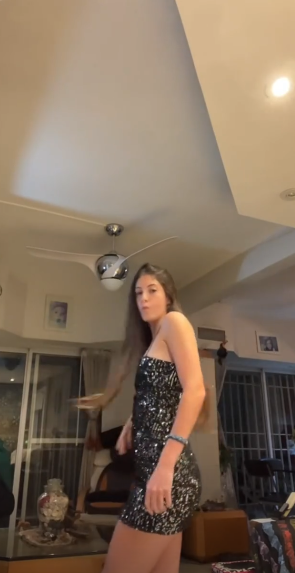 Jolie Robe Courte Noire Moulante de Soirée de Rentrée avec Paillettes, Robe d'Anniversaire ED10410
