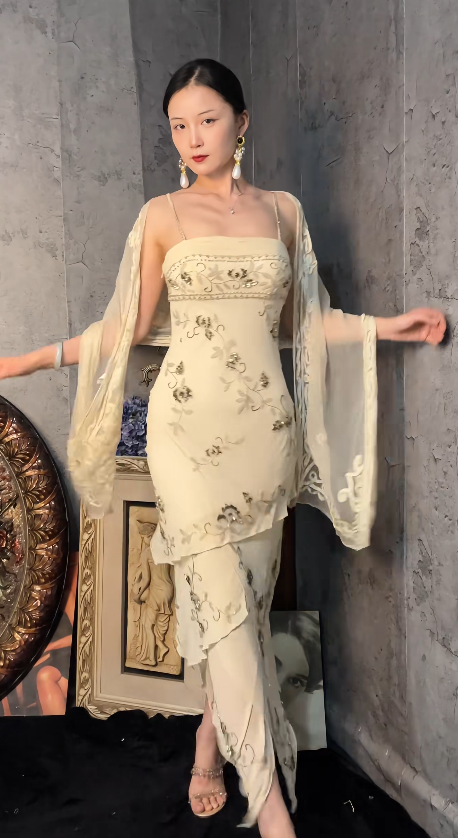 Chic Pale Yellow Sheath Long Evening Dress Chiffon Beaded Prom Dress ED10489