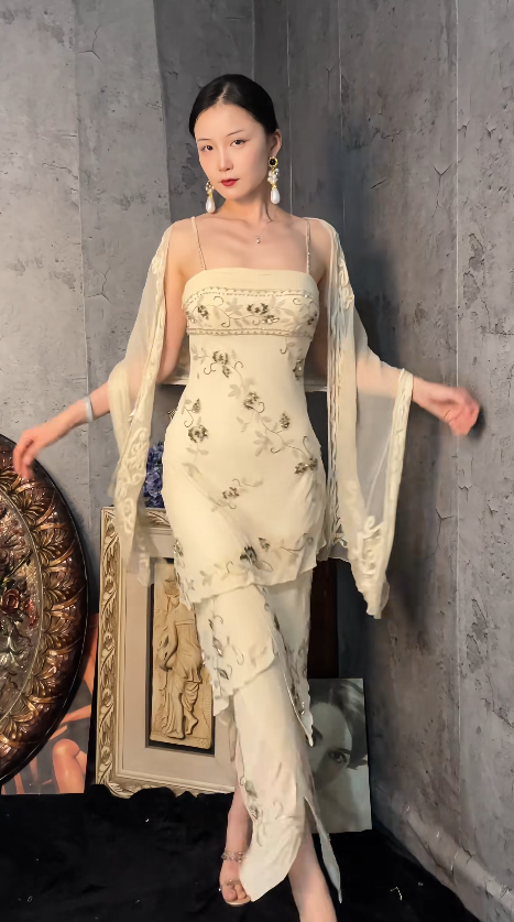 Chic Pale Yellow Sheath Long Evening Dress Chiffon Beaded Prom Dress ED10489