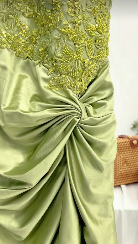 Elegant Green Short Homecoming Dress Satin Sheath Birthday Dress ED10594