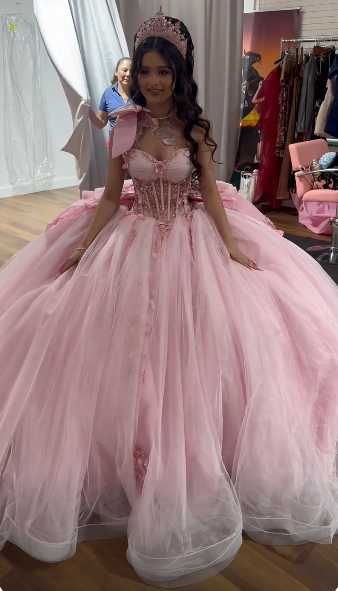 Robe de bal rose magnifique pour Quinceañera, robe en tulle avec appliques pour Sweet 16 ED10806