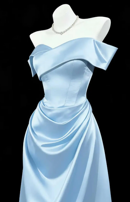 Wunderschönes, langes Abendkleid aus Satin in Blau, Etuikleid für den Abschlussball ED10869