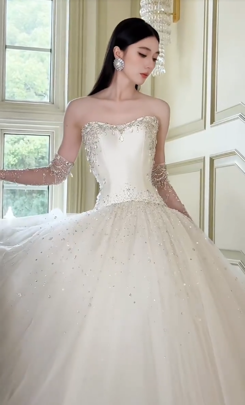 Zeitloses A-Linien-Brautkleid aus Tüll, weißes Brautkleid ED10926