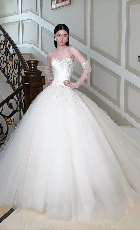 Zeitloses A-Linien-Brautkleid aus Tüll, weißes Brautkleid ED10926