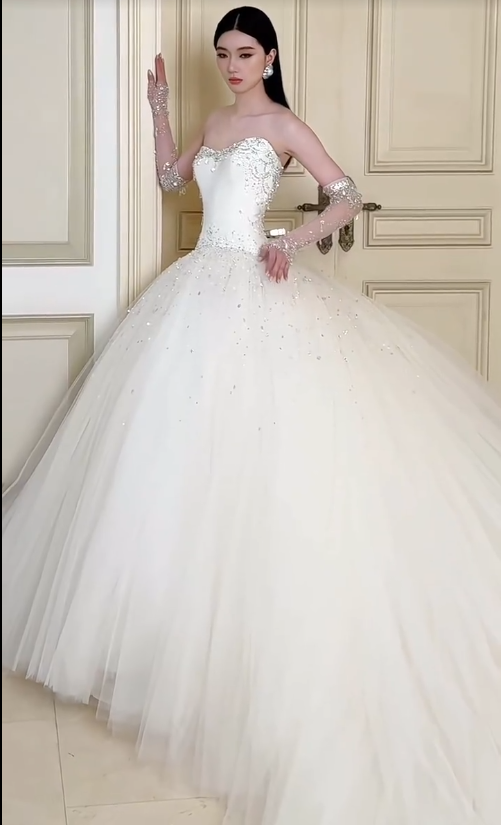 Zeitloses A-Linien-Brautkleid aus Tüll, weißes Brautkleid ED10926