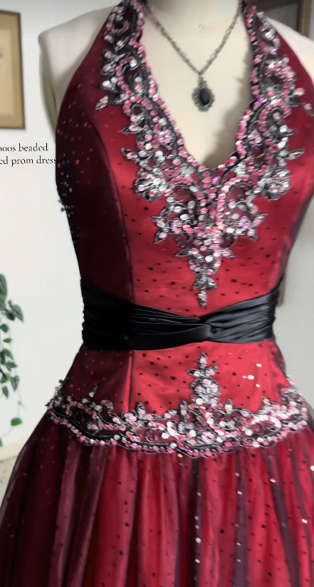 V-neck Burgundy Prom Dress A-Line Long Tulle Evening Dress ED10953
