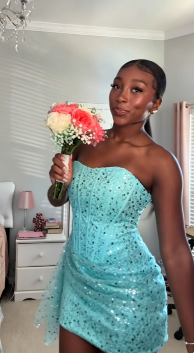 Blaue kurze Homecoming-Kleider Etuikleid Pailletten Geburtstagsparty-Kleid ED11060