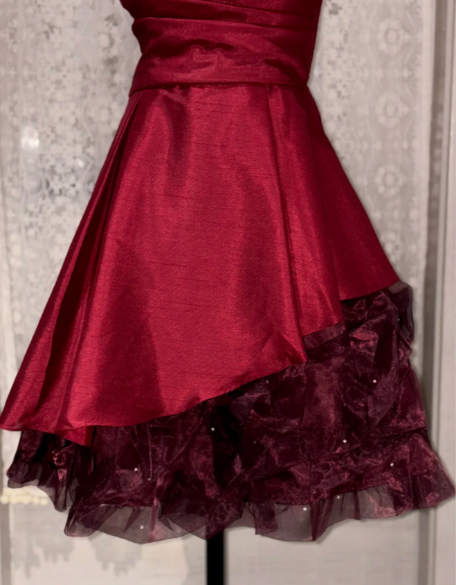 Burgunderrotes kurzes Homecoming-Kleid A-Linie Tüll Geburtstagsparty-Kleid ED11074