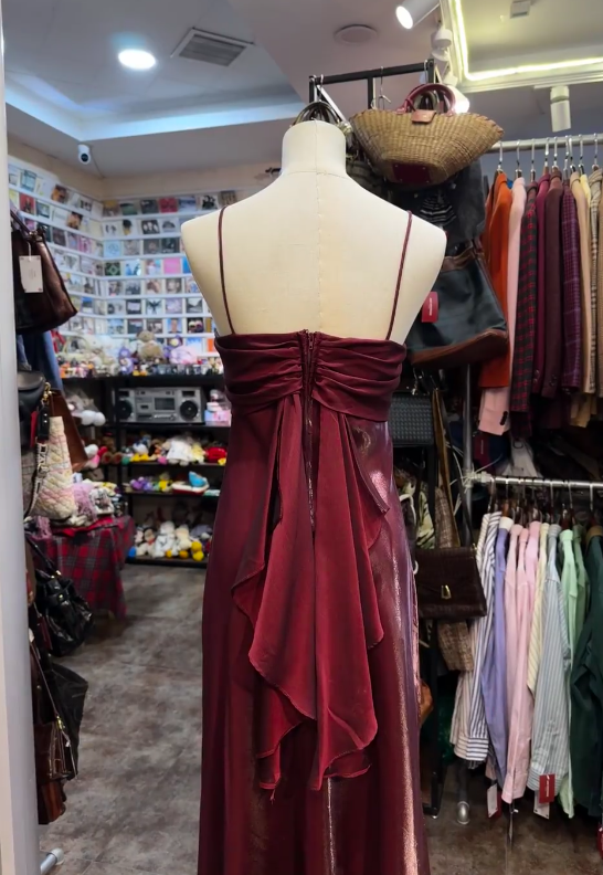 Jolie robe de bal rouge, coupe fourreau, longue robe de soirée en satin ED11171