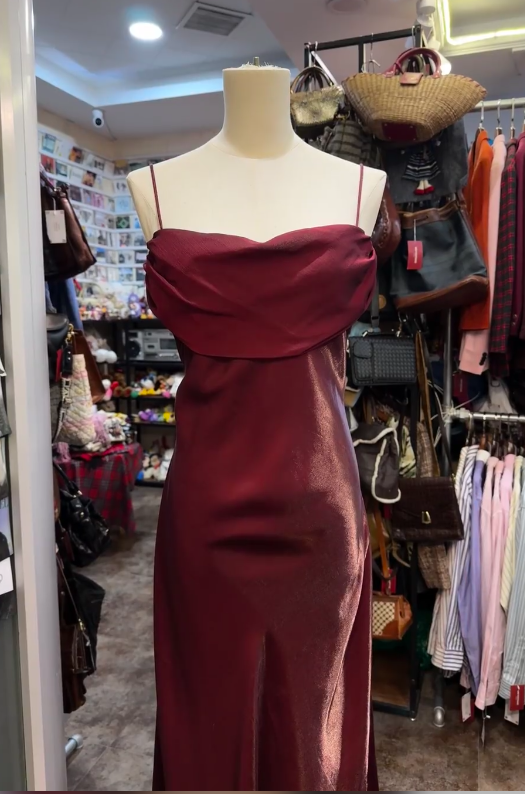 Jolie robe de bal rouge, coupe fourreau, longue robe de soirée en satin ED11171