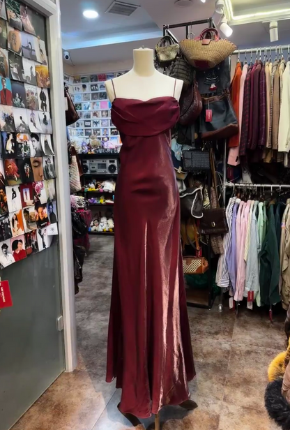Jolie robe de bal rouge, coupe fourreau, longue robe de soirée en satin ED11171