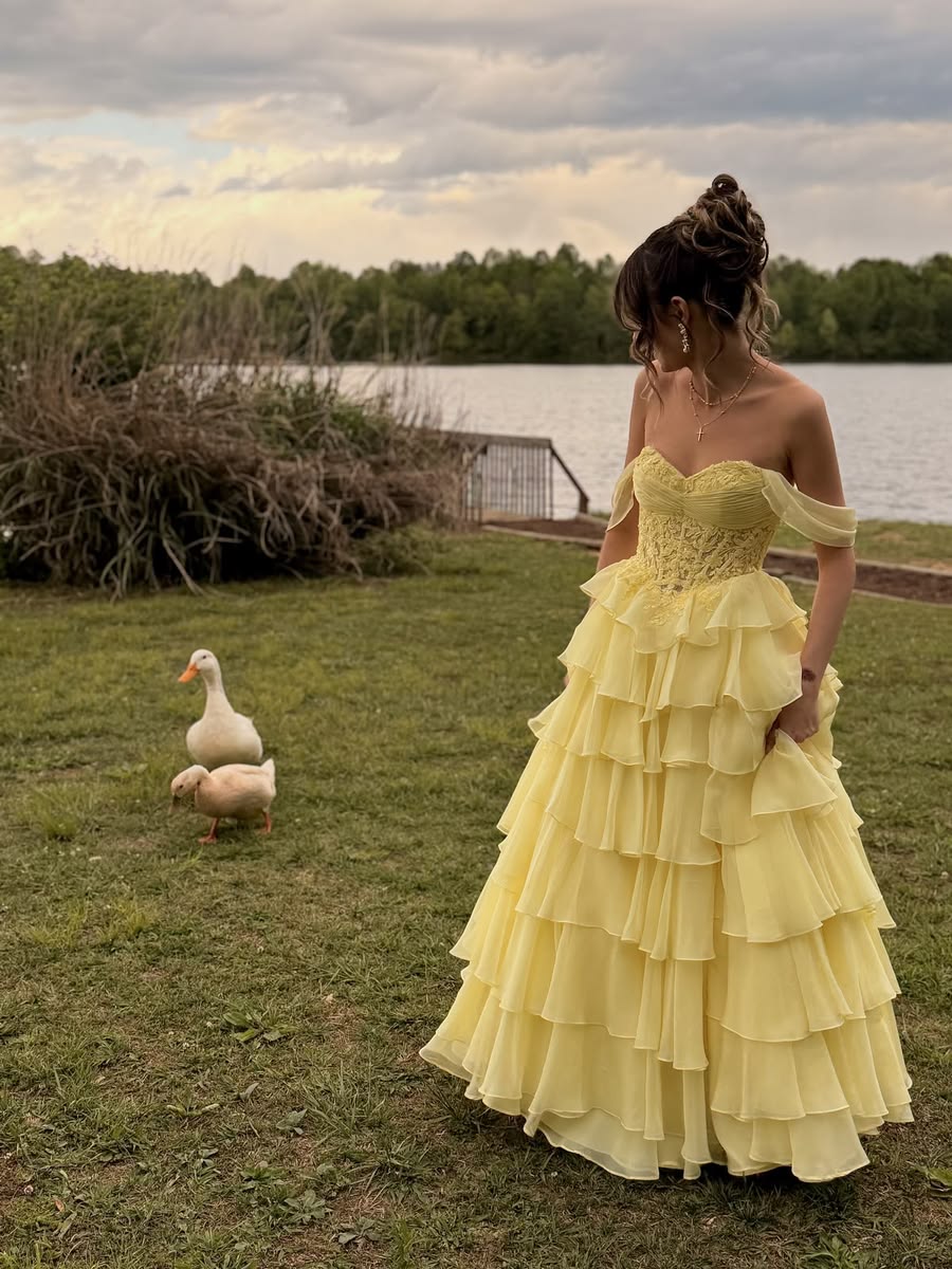 Chic Yellow Prom Dress A-Line Chiffon Long Evening Dress ED11182