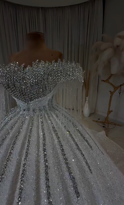 Robe de mariée trapèze intemporelle en satin blanc ED11387